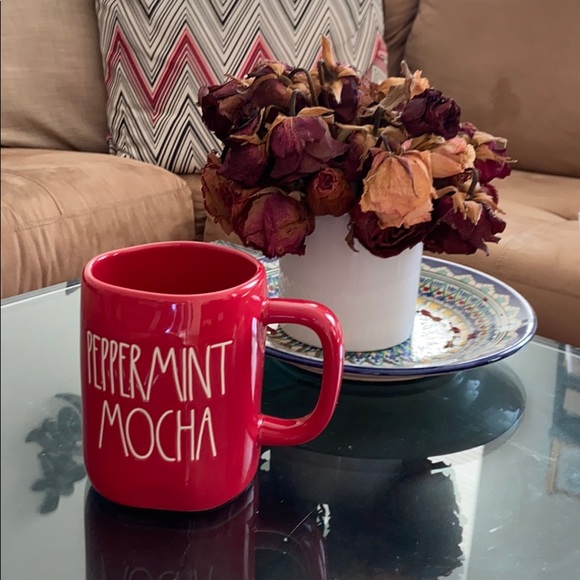 Rae Dunn RED mug PEPPERMINT MOCHA NWT - Picture 3 of 4